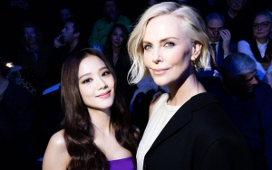 Fans Akui Terkesan Usai Lihat Persahabatan Spontan Antara Jisoo dan Charlize Theron