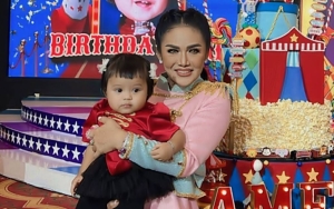 Krisdayanti Tampil Cetar Sempatkan Main dengan Ameena di Sela Kesibukan Bikin Gagal Fokus