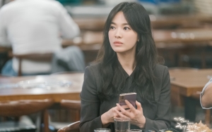 Kedekatan Song Hye Kyo Dengan Model Beda Usia 15 Tahun Disorot