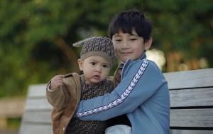 Bukan Main, Pesona Rafathar Foto Bareng Keluarga Tuai Pujian Selangit