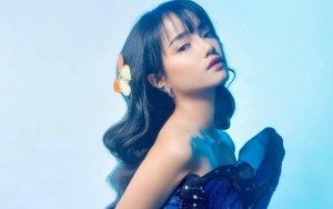 Cara Duduk Fuji An Saat Pemotretan Dikritik, Fotografer Pasang Badan