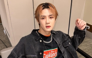 Kun NCT/WayV Tuai Syok Muncul Pakai Kursi Roda