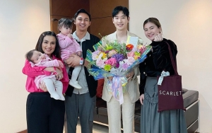 Gemasnya Bible Putri Felicya Angelista Curi Kesempatan Pegang Tangan Lee Je Hoon