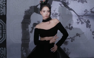 Jisoo BLACKPINK Usung Budaya Korea di Album Debut Solo Disorot Jurnalis