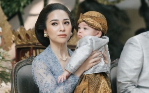 Bulan Puasa, Nikita Willy Pamer Gemasnya Baby Issa Pakai Baju Muslim