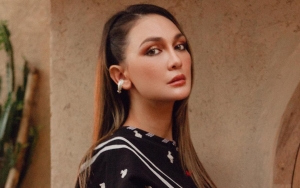 Luna Maya Pamer Skill Tenis, Lawan   Main Tak Kaleng-Kaleng