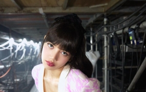 Proporsi Tubuh Lisa BLACKPINK Disorot, Dipuji Bak Boneka Saat Pamer Kaki Jenjang