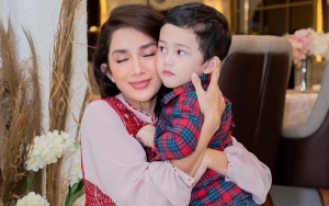 Putra Tampan Ussy Sulistiawaty Muntah-muntah Usai Makan Cokelat