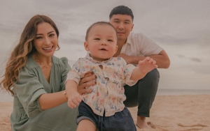 Nikita Willy Bombardir Foto Liburan, Pose Baby Issa Nangis Sambil Tetap Senyum Tipis Paling Disorot