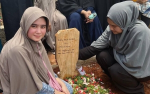 Tissa Biani Tanggapi Soal Penampilan Bercadar Usai Ayah Meninggal