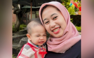 Gala Sky Putra Vanessa Angel Nangis Kejer Cari Pengasuh Cantik, Sikap Tulus Dipuji