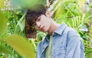 Pas, Cha Eun Woo ASTRO Pamer Momen Renang Tepat di Waktu Buka Puasa