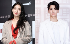 Park Shin Hye & Park Hyung Sik Syuting Romantis Ala Anak Kuliahan di 'Doctor Slump'