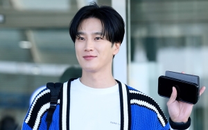 Ahn Bo Hyun Bak Warga Lokal Nikmati Sunset di Bali