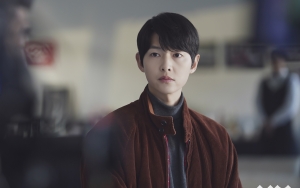 Song Joong Ki Pamer Prestasi Usai Nikahi Katy Louise Saunders