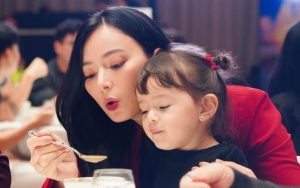 Baru 2 Tahun, Lucunya Chloe Putri Asmirandah Sudah Bisa Berbagi Nasihat