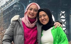 Kocaknya Aksi Desy Ratnasari Saat Comblangin Putrinya ke Dokter Tampan