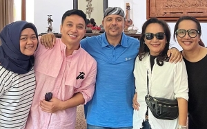 Momen Mario Kahitna Bawakan Lagu 'Takkan Terganti' Iringi Kepergian Carlo Saba Bikin Nyesek