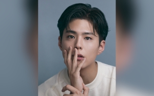 Foto-foto Park Bo Gum di Kampus untuk Hadiri Workshop Tesis Bikin Netizen Heboh