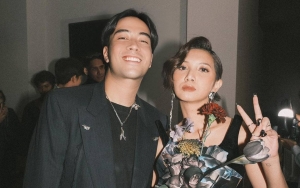 Vidi Aldiano Bom Foto Lebaran Bareng Sheila Dara, Pose Cameo Bikin Geleng-geleng