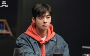 Cha Eunwoo ASTRO Perdana Hadiri Acara Publik Sejak Moonbin Meninggal, Wajah Lelah Tuai Simpati