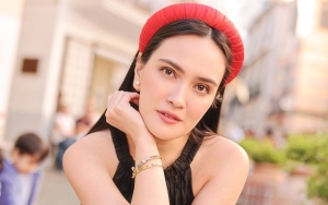 Shandy Aulia Menghayati Momen Foto Estetik di Jembatan, Endingnya Bikin Deg-degan