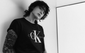 Pose Memikat Jungkook Di Papan Iklan Calvin Klein di Berbagai Sudut Makau Disorot Dunia