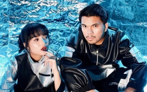 Fuji An Malu-malu Sampai Ngumpet Saat Kegep Duduk Bersebelahan dengan Eks Pacar di Pesawat