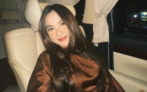Mahalini Bantu Keringkan Penonton yang Kehujanan, Malah Halu Jadi Tukang Potong Rambut