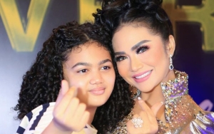 Amora Mendadak Bertingkah Ala Wartawan Sampai Kagetkan Krisdayanti, Bikin Gemas