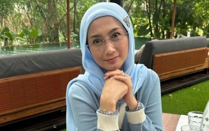 Foto Candid Saat Merem Bak Jadi Meme, Reaksi Desy Ratnasari Kocak