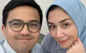 Digelar Tertutup, Potret Serasi Sahrul Gunawan & Istri Berbalut Busana Pengantin Bocor