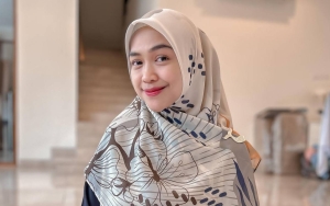 Ria Ricis Ramai Dibela Soal Menyelam di Laut Pakai Gamis