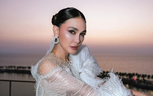 Biasa Kalem, Luna Maya Sambat Renovasi Kamar Pribadi Tak Kunjung Kelar dengan Ekspresi Beda