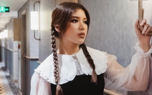 Tiara Andini Super Anggun Hadiri Lamaran Rizky Febian-Mahalini, Komuk Kala Foto Rame-rame Tuai Gemas