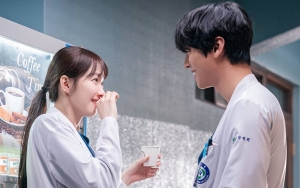 Momen Ahn Hyo Seop Mendadak Cium Lee Sung Kyung Diprotes Sutradara di BTS 'Dr. Romantic 3'