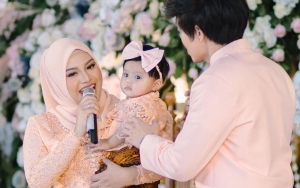 Aurel Hermansyah Hamil, Ameena Gercep Latihan Momong Adik Bayi