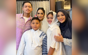 Kris Dayanti Pose Bareng Kedua Putranya, Kemiripan Azriel Hermansyah dan Kellen Disorot