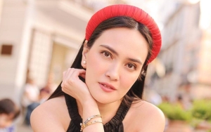 Sudah Di Indonesia, Shandy Aulia Cantik Manglingi Kondangan Ke Nikahan Jessica Mila