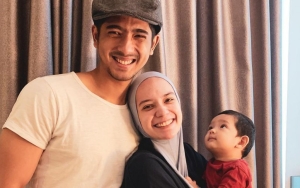 Arya Saloka Gercep Like Foto Liburan Putri Anne dan Sang Putra  