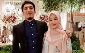 Desta Profesional Manggung Usai Kabar Gugat Cerai, Dikta Beri Special Hug