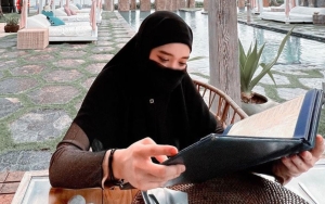 Video Inara Rusli Pamer Suara Merdu Usai Lepas Cadar Ditonton Jutaan Kali, Paras Alihkan Perhatian