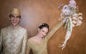 Sudah Sah! Enzy Storia Perdana Pajang Foto Dicium Mesra Suami