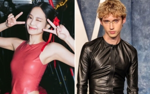 Style Ala Princess, Jennie BLACKPINK Didampingi Troye Sivan di Cannes 2023