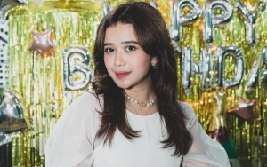 Brisia Jodie Pose Jongkok Dipuji Cantik Manglingi, Pesan Religius Curi Atensi