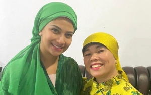 Ibunda Fuji An Mendadak Pamer Foto Bareng Vanessa Angel, Style Cantik Saleha Plek Ketiplek