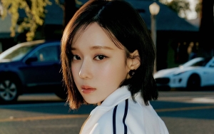Fans yang Dikira Acungkan Jari Tengah ke Winter aespa Malah Bisa Selfie Bareng