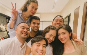 Enzy Storia Tampil Seksi Di Momen Resepsi, Vidi Aldiano & Geng Blekpunk Tak Kalah Badai