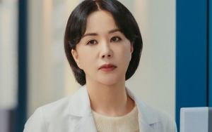 Adegan Uhm Jung Hwa Pergoki Sang Putra Ciuman Mesra di 'Doctor Cha' Bikin Rating Kembali Naik