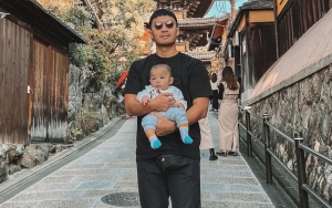 Issa Putra Nikita Willy Dadakan Dicelupkan ke Air, Aksi Nyelam Tanpa Drama Bak Bocah Tangguh
